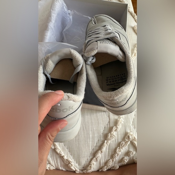 MAISON MARGIELA REEBOK TABI SNEAKERS - Picture 11 of 13